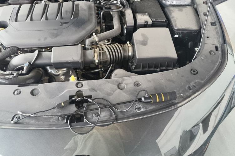 Used CHANGAN UNI-V 2025 Model Third-Generation 2.0T Dynamic Edition Engine Bay Left