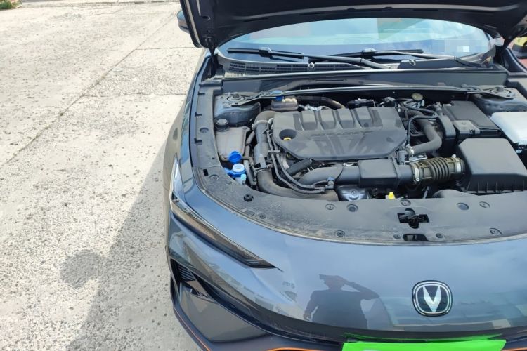 Used CHANGAN UNI-V 2025 Model Third-Generation 2.0T Dynamic Edition Engine Bay Right