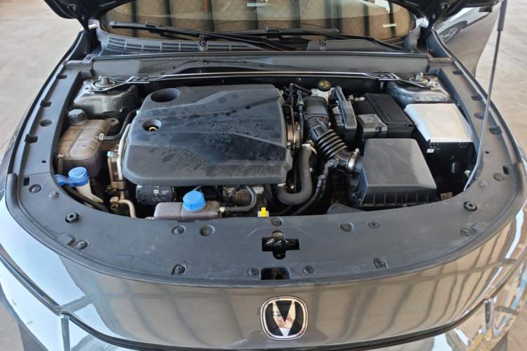 Used CHANGAN UNI-V 2025 1.5T 500Bar Prestige Version Engine Bay