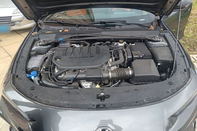 Used CHANGAN UNI-V 2025 Model Third-Generation 2.0T Dynamic Edition Engine Bay