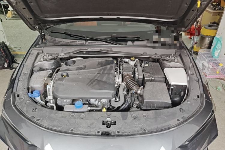 Used CHANGAN UNI-V 2025 Model Third-Generation 1.5T 500Bar Prestige Sports Edition Engine Bay