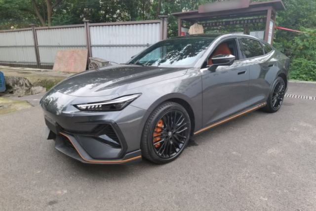 Used CHANGAN UNI-V 2025 Model Third-Generation 2.0T Dynamic Edition