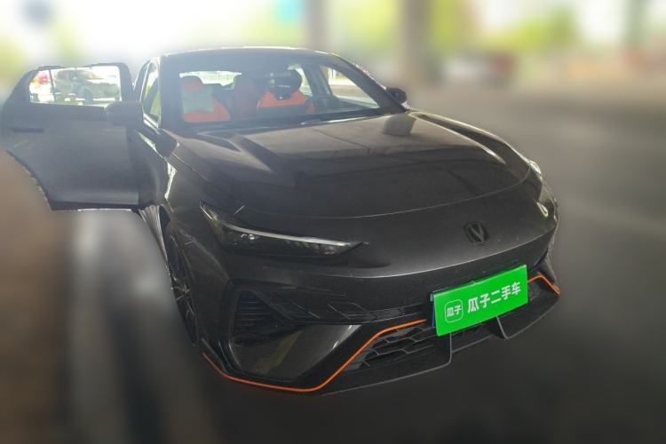 Used CHANGAN UNI-V 2025 Model Third-Generation 2.0T Dynamic Edition Exterior 2