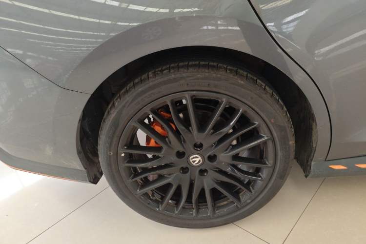 Used CHANGAN UNI-V 2025 Model Third-Generation 2.0T Dynamic Edition Exterior 5