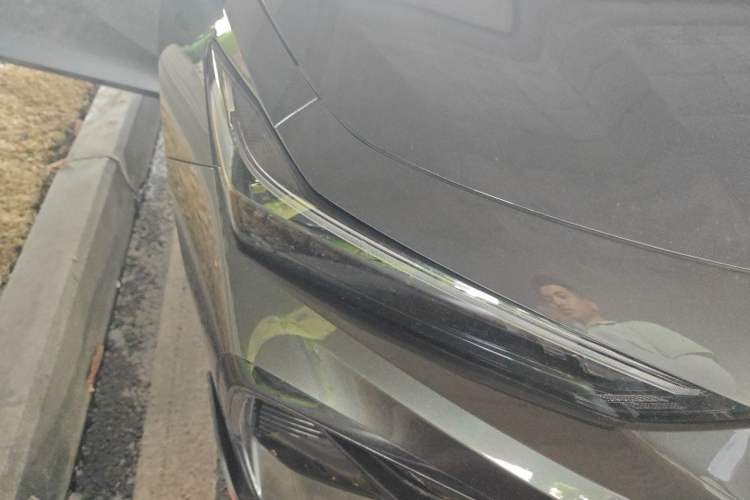 Used CHANGAN UNI-V 2025 Model Third-Generation 2.0T Dynamic Edition Exterior 6