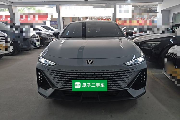 Used CHANGAN UNI-V 2025 1.5T 500Bar High-Energy Version Front