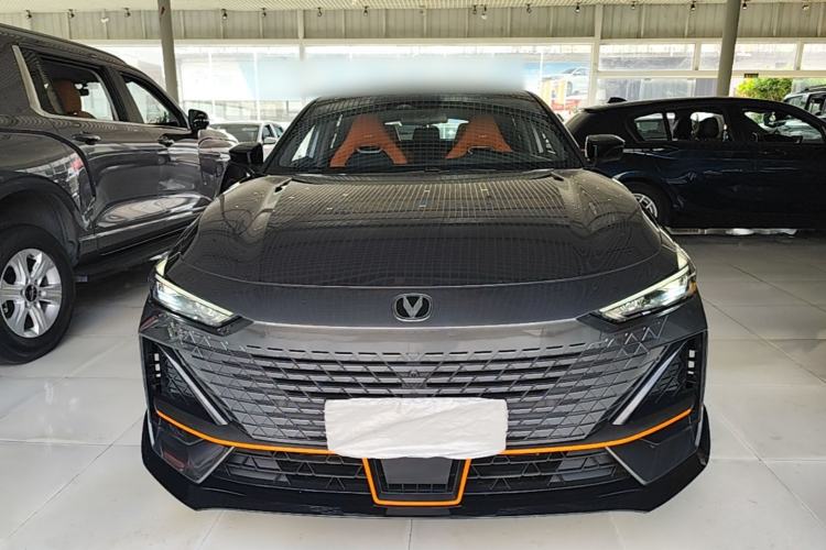 Used CHANGAN UNI-V 2025 1.5T 500Bar High-Energy Sport Edition Front