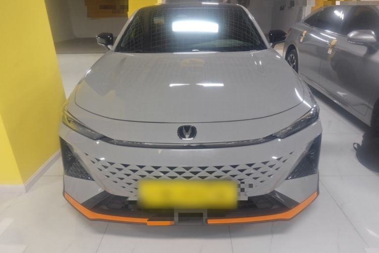 Used CHANGAN UNI-V 2025 1.5T 500Bar Prestige Sporty Version Front