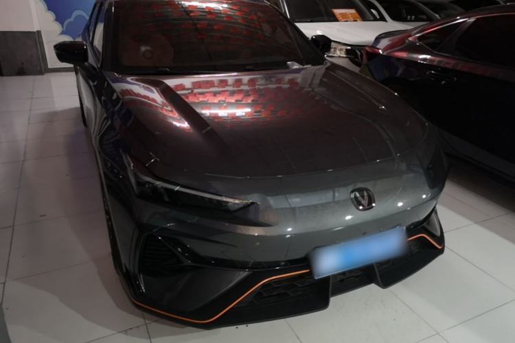 Used CHANGAN UNI-V 2025 Model Third-Generation 2.0T Dynamic Edition Front Right 45 Deg
