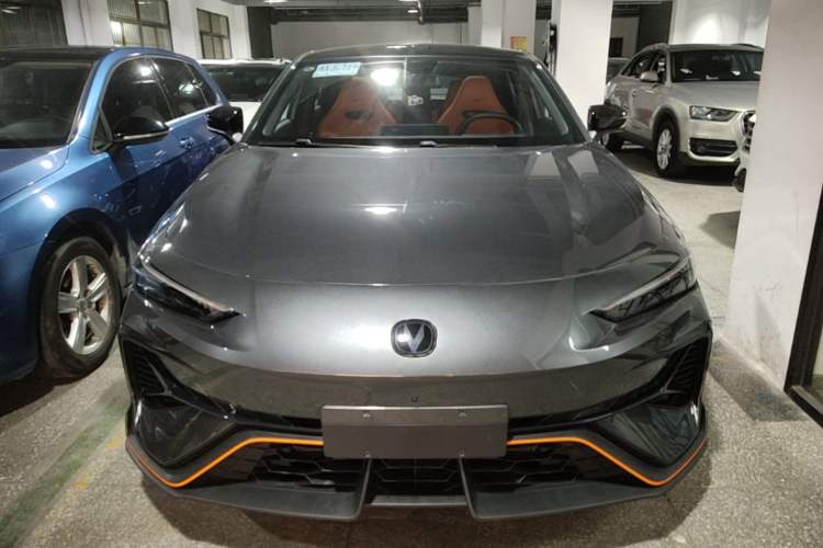 Used CHANGAN UNI-V 2025 Model Third-Generation 1.5T 500Bar Prestige Sports Edition Front