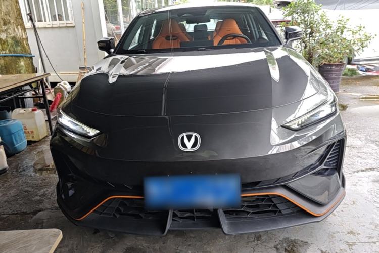 Used CHANGAN UNI-V 2025 Model Third-Generation 2.0T Dynamic Edition Front