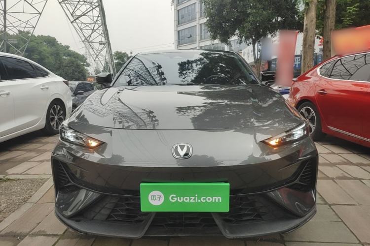 Used CHANGAN UNI-V 2025 Model Third-Generation 1.5T 500Bar Prestige Edition Front