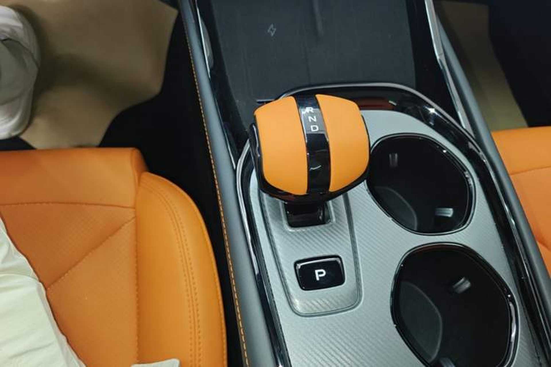 Used CHANGAN UNI-V 2025 Model Third-Generation 2.0T Dynamic Edition Gear Lever