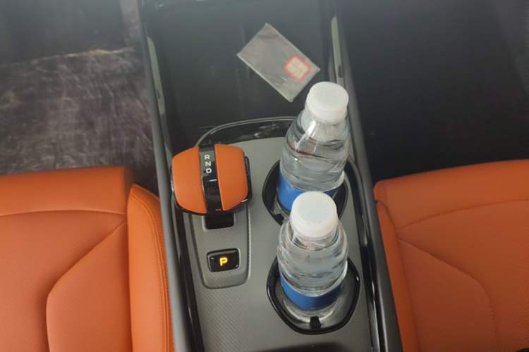 Used CHANGAN UNI-V 2025 Model Third-Generation 2.0T Dynamic Edition Gear Lever