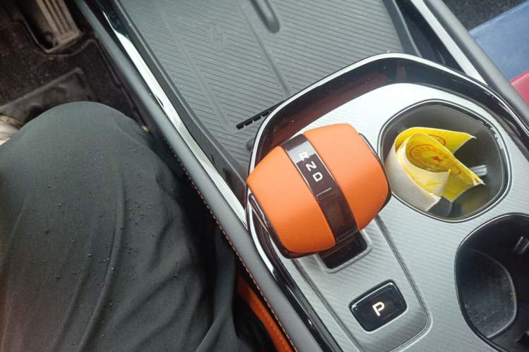 Used CHANGAN UNI-V 2025 Model Third-Generation 2.0T Dynamic Edition Gear Lever
