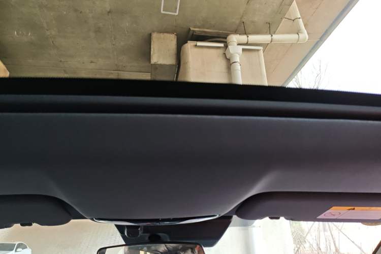 Used CHANGAN UNI-V 2025 Model Third-Generation 2.0T Dynamic Edition Headliner