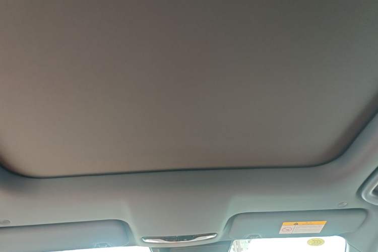 Used CHANGAN UNI-V 2025 Model Third-Generation 2.0T Dynamic Edition Headliner
