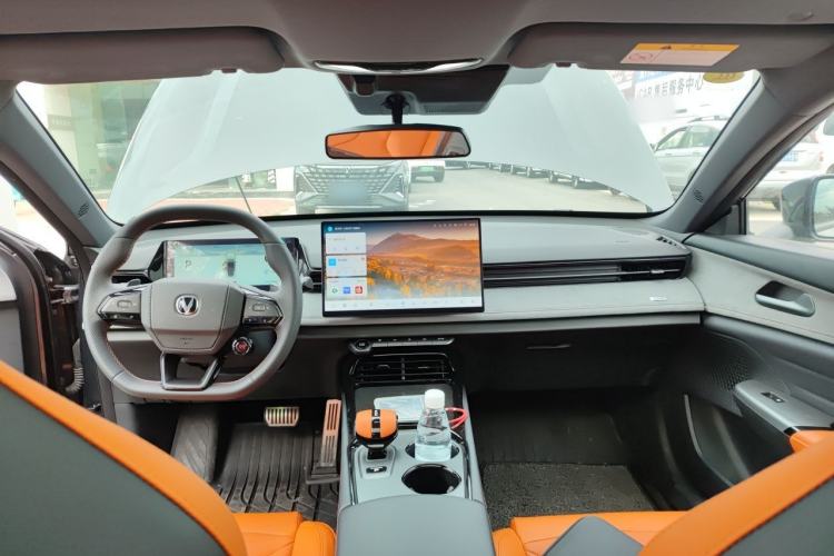 Used CHANGAN UNI-V 2025 Model Third-Generation 2.0T Dynamic Edition Headliner
