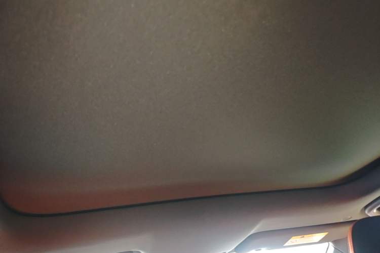 Used CHANGAN UNI-V 2025 Model Third-Generation 2.0T Dynamic Edition Headliner