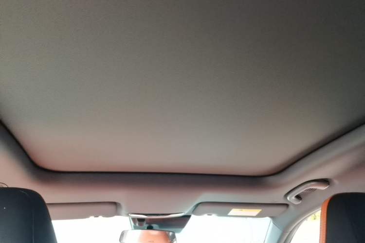 Used CHANGAN UNI-V 2025 Model Third-Generation 2.0T Dynamic Edition Headliner
