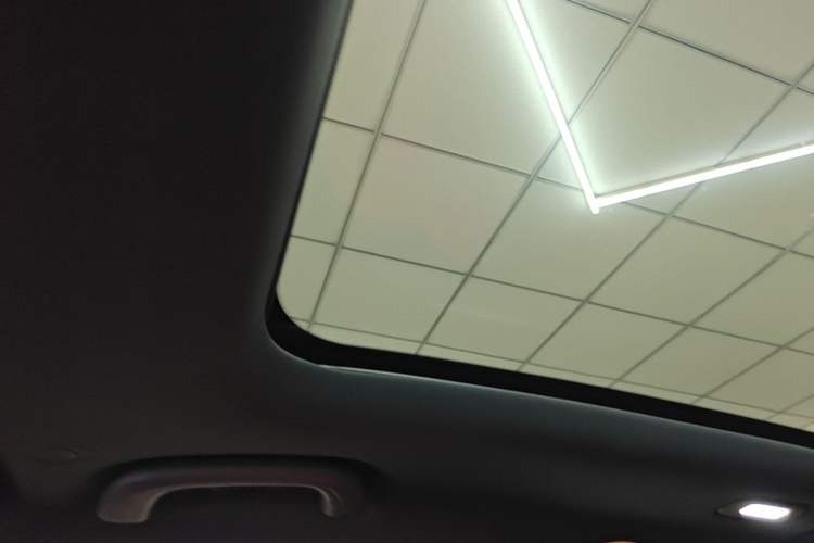 Used CHANGAN UNI-V 2025 Model Third-Generation 2.0T Dynamic Edition Headliner