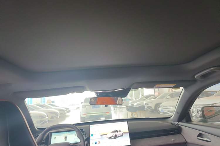 Used CHANGAN UNI-V 2025 Model Third-Generation 2.0T Dynamic Edition Headliner