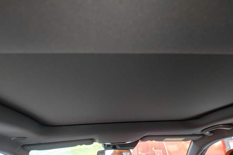 Used CHANGAN UNI-V 2025 Model Third-Generation 2.0T Dynamic Edition Headliner