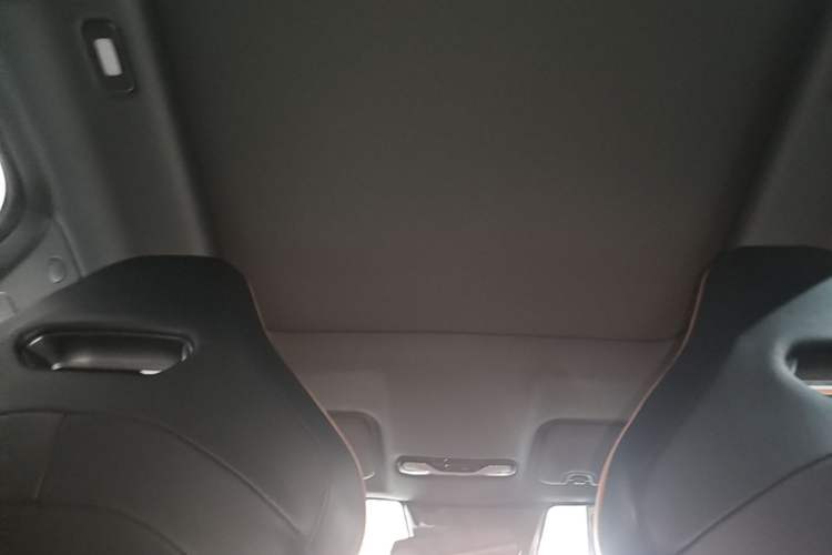 Used CHANGAN UNI-V 2025 Model Third-Generation 1.5T 500Bar Prestige Sports Edition Headliner