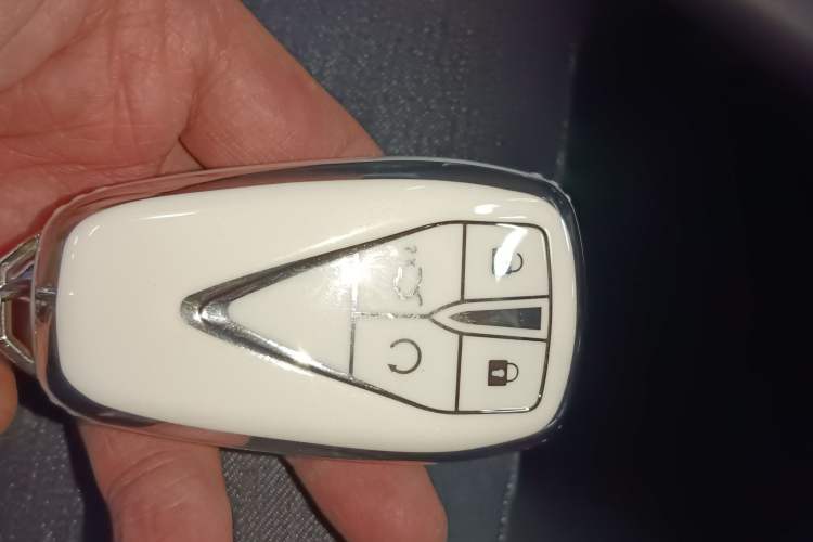 Used CHANGAN UNI-V 2025 1.5T 500Bar High-Energy Version Interior 1