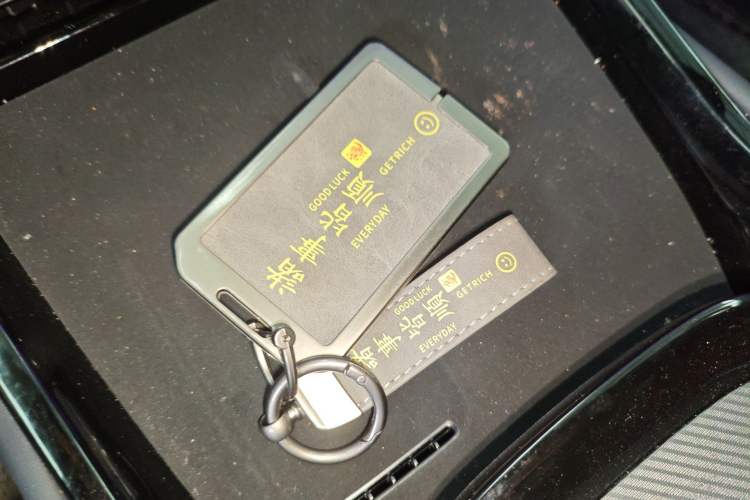 Used CHANGAN UNI-V 2025 Model Third-Generation 2.0T Dynamic Edition Interior 1