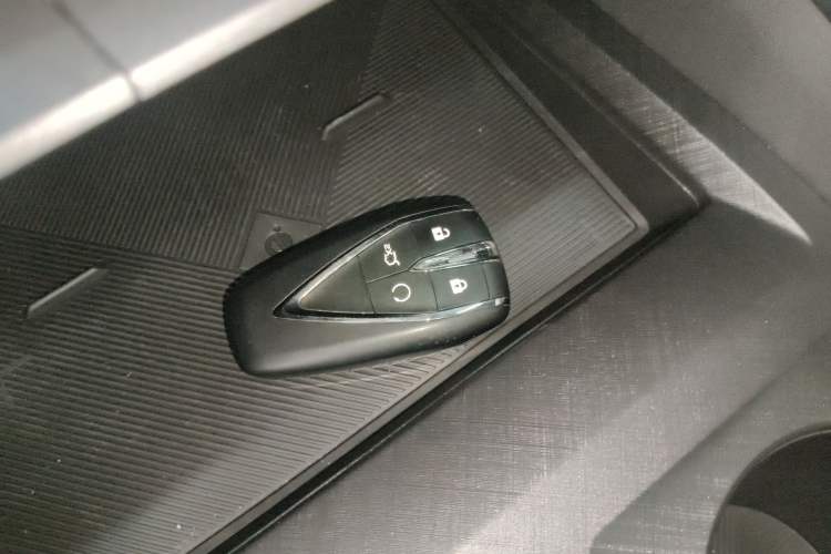 Used CHANGAN UNI-V 2025 1.5T 500Bar High-Energy Version Interior 1