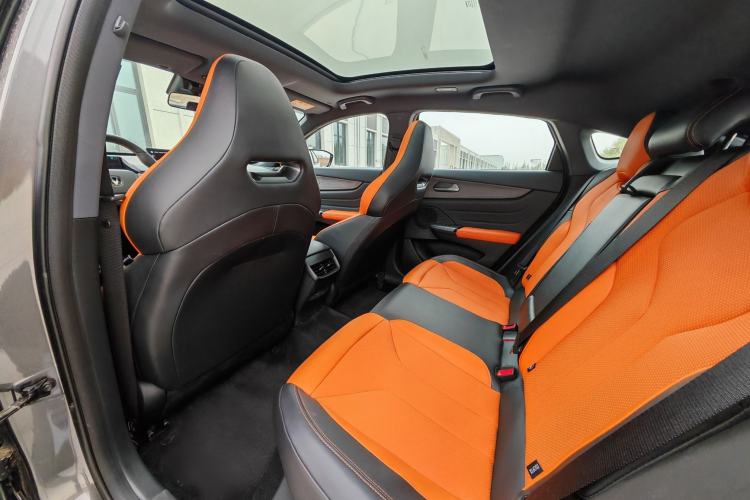 Used CHANGAN UNI-V 2025 Model Third-Generation 2.0T Dynamic Edition Interior 2