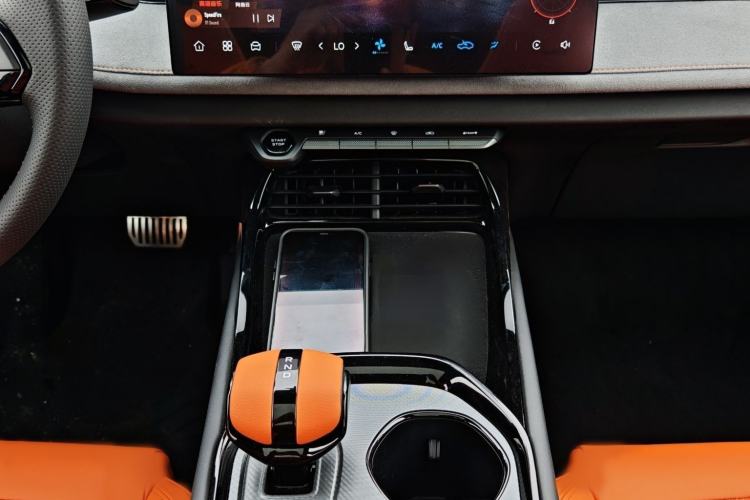 Used CHANGAN UNI-V 2025 Model Third-Generation 2.0T Dynamic Edition Interior 5