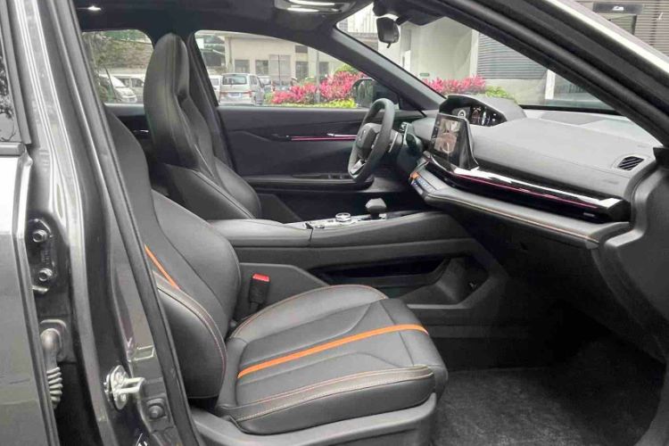 Used CHANGAN UNI-V 2025 1.5T 500Bar Prestige Version Interior 5