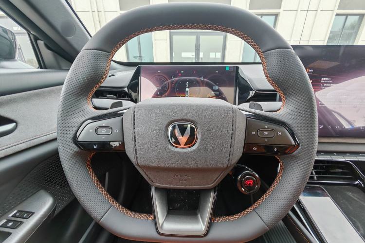 Used CHANGAN UNI-V 2025 Model Third-Generation 2.0T Dynamic Edition Interior 6