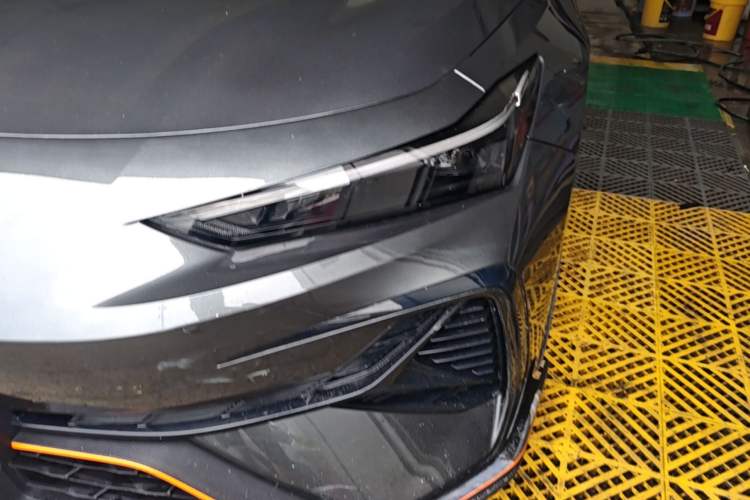 Used CHANGAN UNI-V 2025 Model Third-Generation 2.0T Dynamic Edition Left Front Headlight