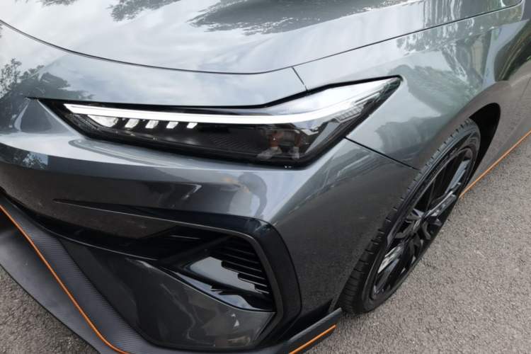 Used CHANGAN UNI-V 2025 Model Third-Generation 2.0T Dynamic Edition Left Front Headlight
