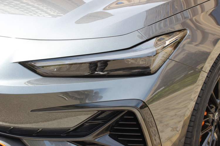 Used CHANGAN UNI-V 2025 Model Third-Generation 2.0T Dynamic Edition Left Front Headlight