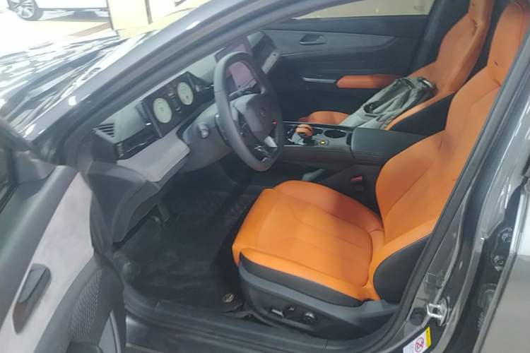 Used CHANGAN UNI-V 2025 Model Third-Generation 2.0T Dynamic Edition Left Front Seat