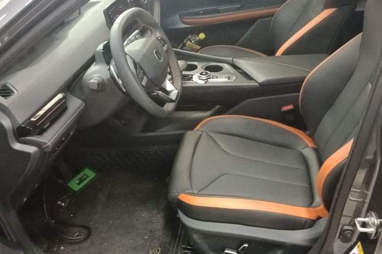 Used CHANGAN UNI-V 2025 1.5T 500Bar High-Energy Version Left Front Seat