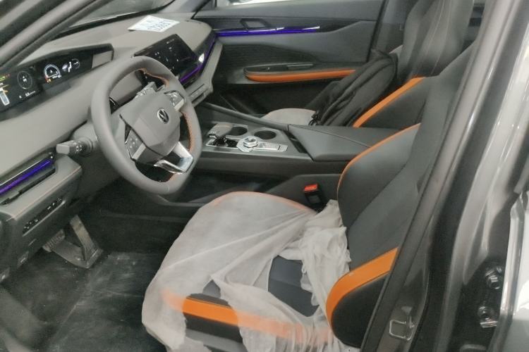 Used CHANGAN UNI-V 2025 1.5T 500Bar High-Energy Version Left Front Seat