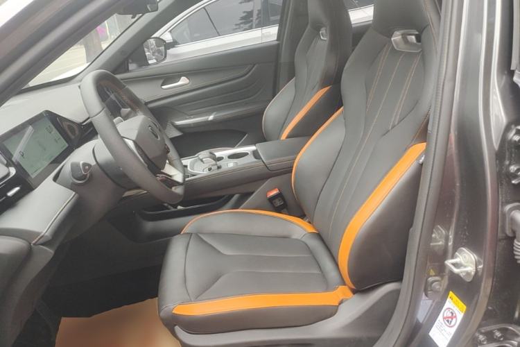 Used CHANGAN UNI-V 2025 Model Third-Generation 1.5T 500Bar Prestige Edition Left Front Seat