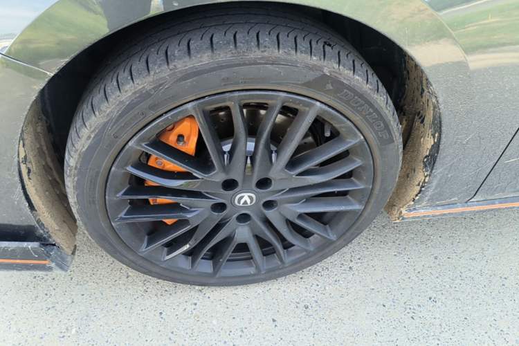 Used CHANGAN UNI-V 2025 Model Third-Generation 2.0T Dynamic Edition Left Front Wheel Hub