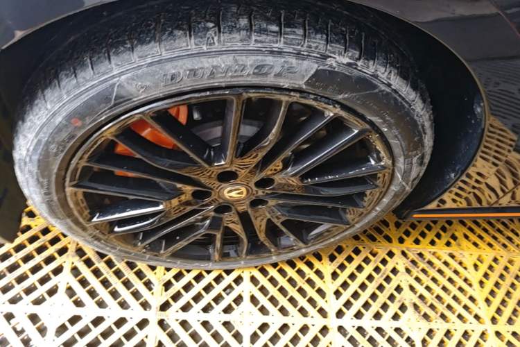 Used CHANGAN UNI-V 2025 Model Third-Generation 2.0T Dynamic Edition Left Front Wheel Hub