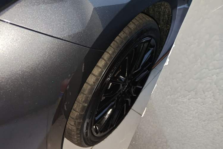 Used CHANGAN UNI-V 2025 Model Third-Generation 1.5T 500Bar Prestige Sports Edition Left Front Wheel Hub