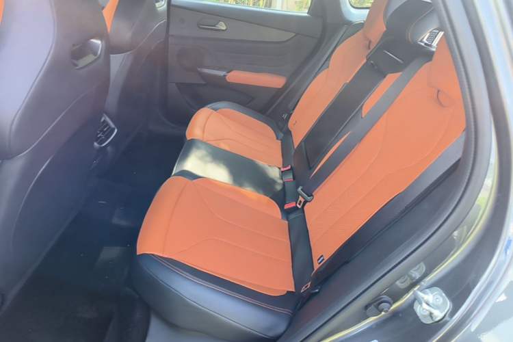 Used CHANGAN UNI-V 2025 Model Third-Generation 2.0T Dynamic Edition Left Rear Seat