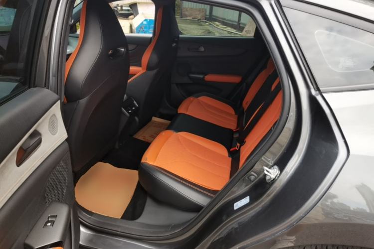 Used CHANGAN UNI-V 2025 Model Third-Generation 2.0T Dynamic Edition Left Rear Seat