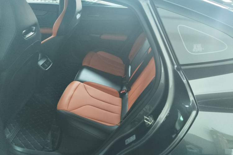 Used CHANGAN UNI-V 2025 Model Third-Generation 2.0T Dynamic Edition Left Rear Seat