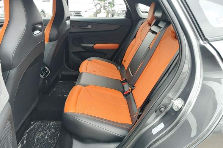 Used CHANGAN UNI-V 2025 Model Third-Generation 2.0T Dynamic Edition Left Rear Seat