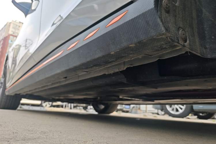 Used CHANGAN UNI-V 2025 Model Third-Generation 2.0T Dynamic Edition Left Side Sill
